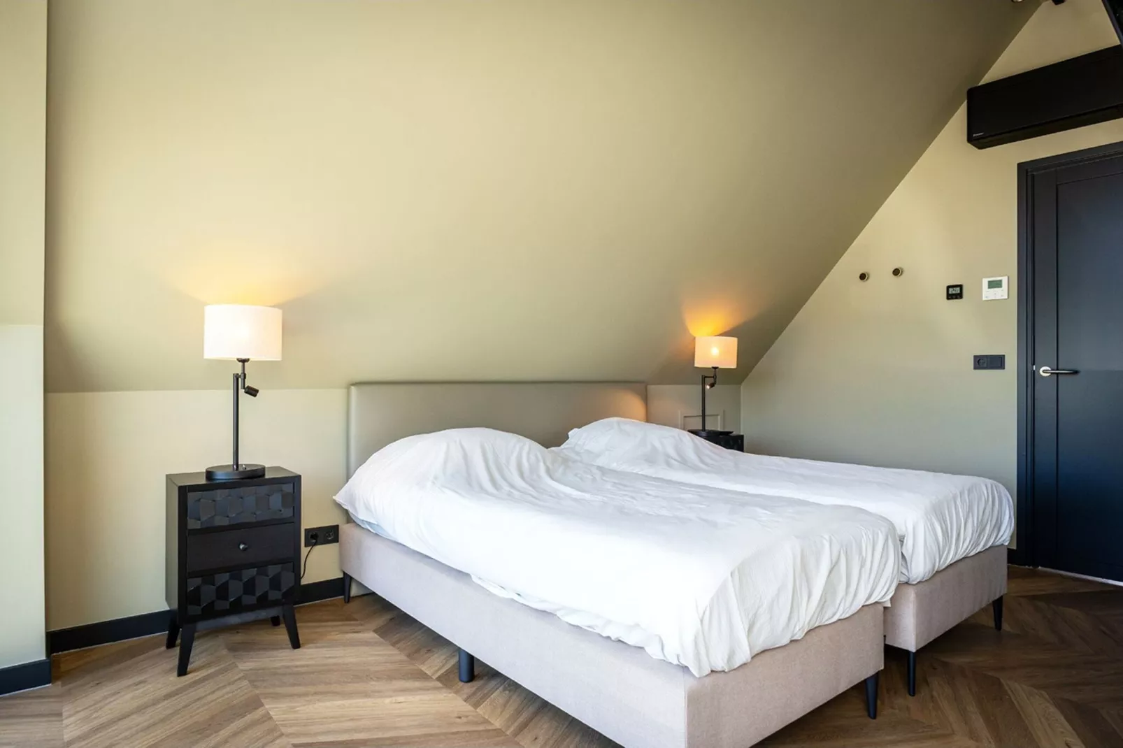 Type N Luxe Villa Zeeburg-Bedroom