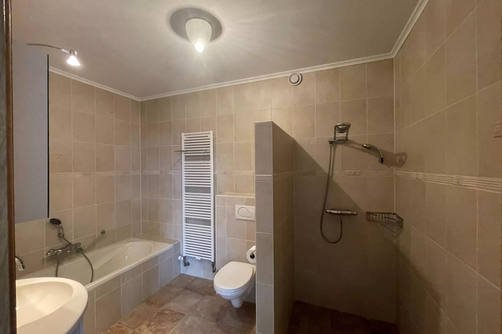 Aldubo-Bathroom