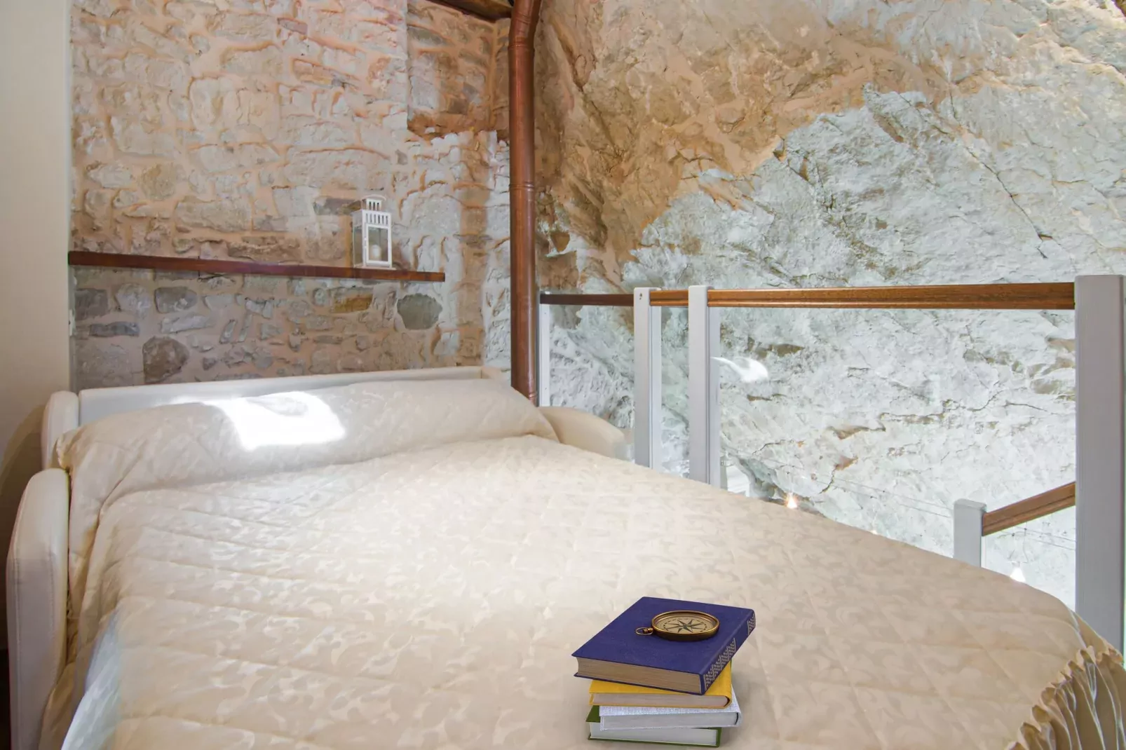 La Grotta-Bedroom