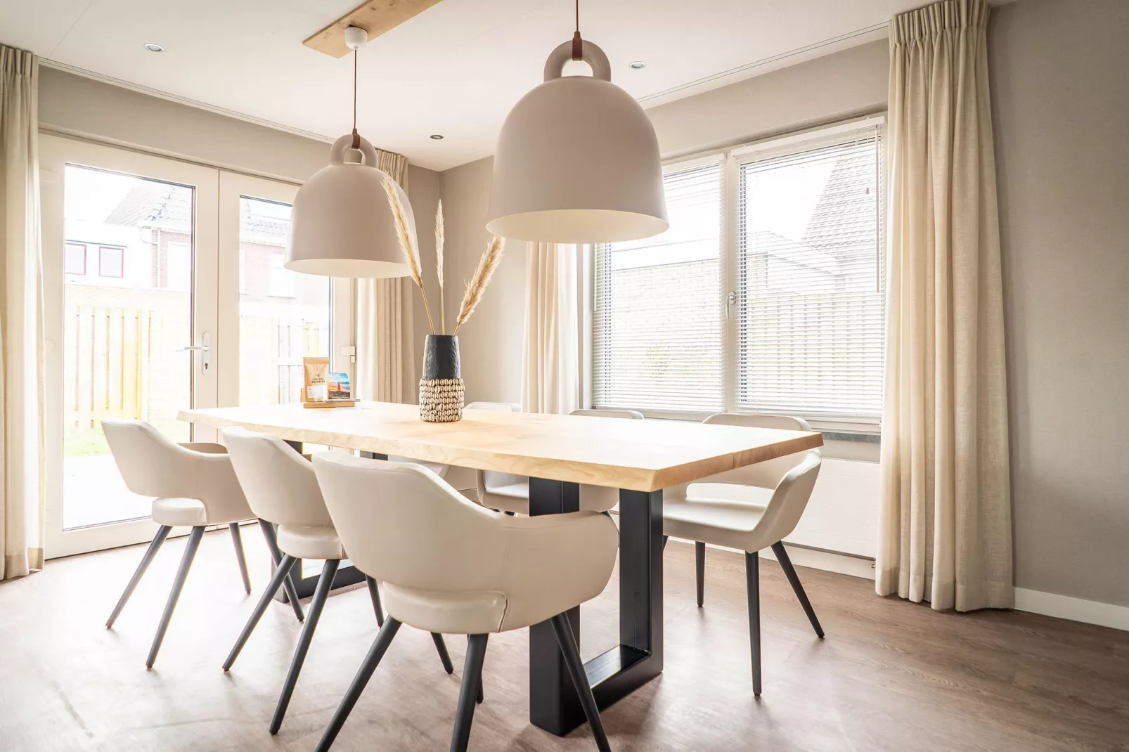 Hodshonstraat B-10-Dining room