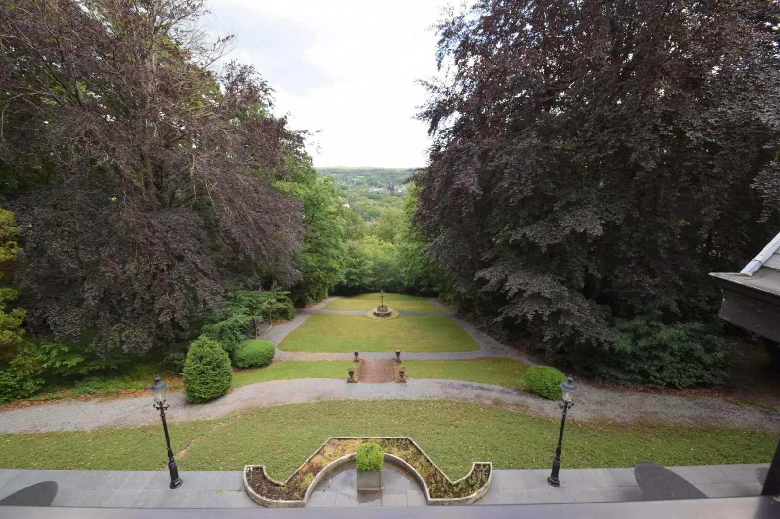 Le Château et les Forêts-View summer