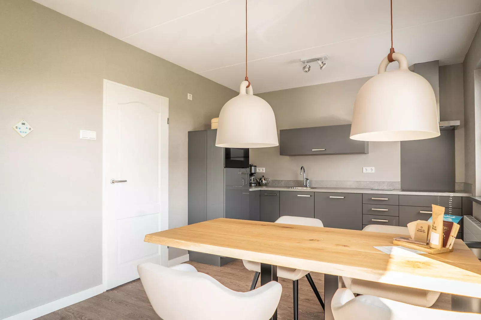 Bungalow Roggesloot A-8a-Esszimmer