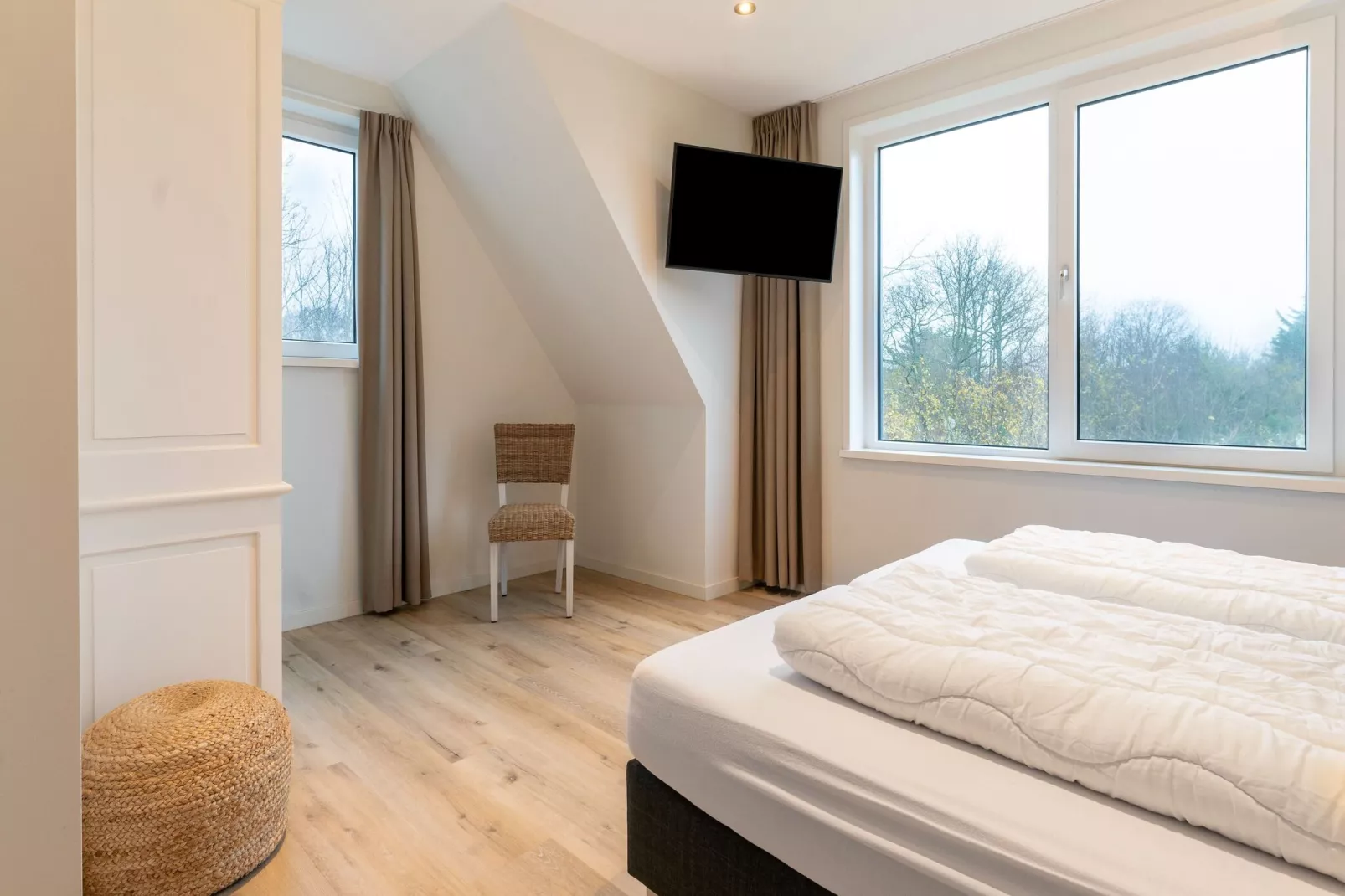 So What 15-Bedroom
