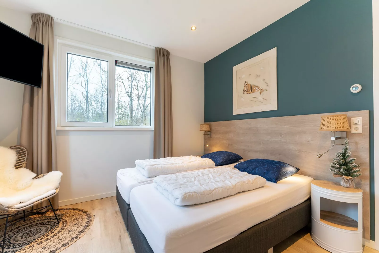 So What 15-Bedroom