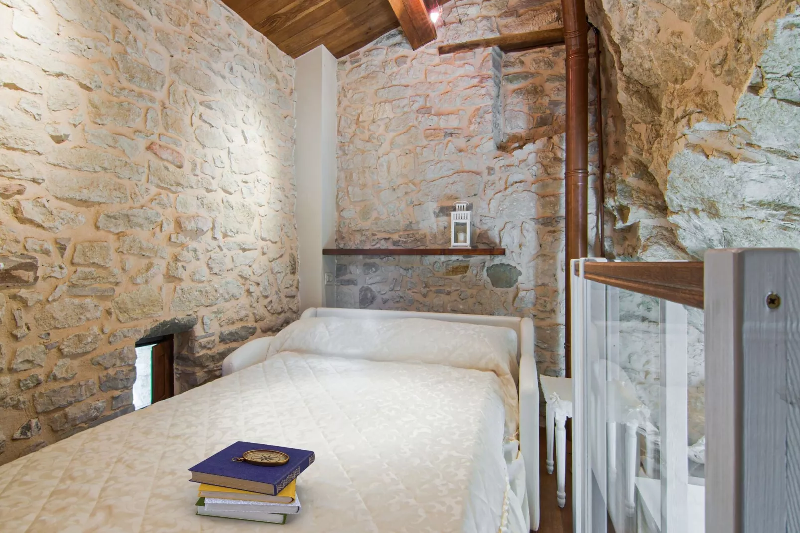 La Grotta-Bedroom