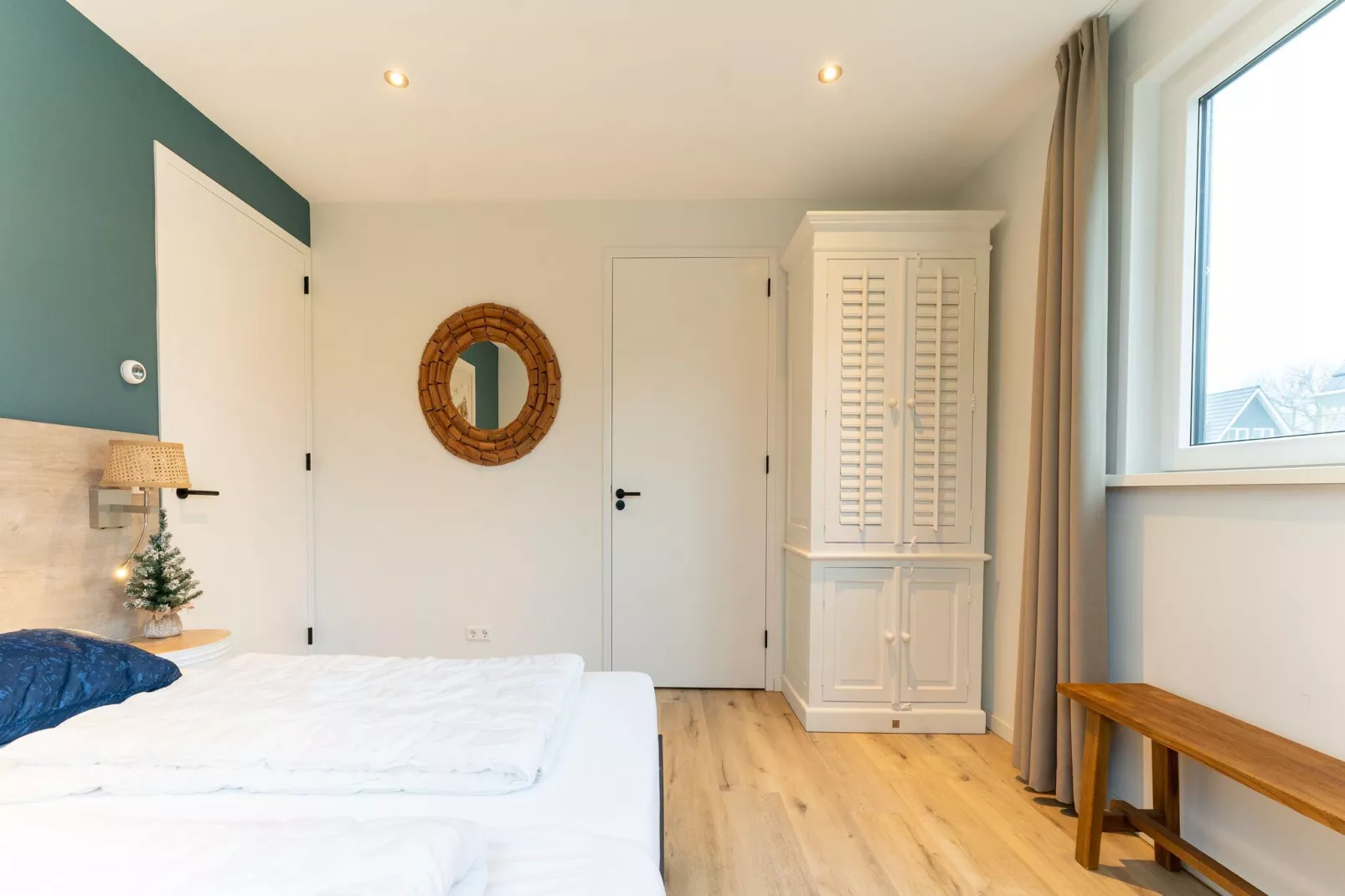 So What 15-Bedroom
