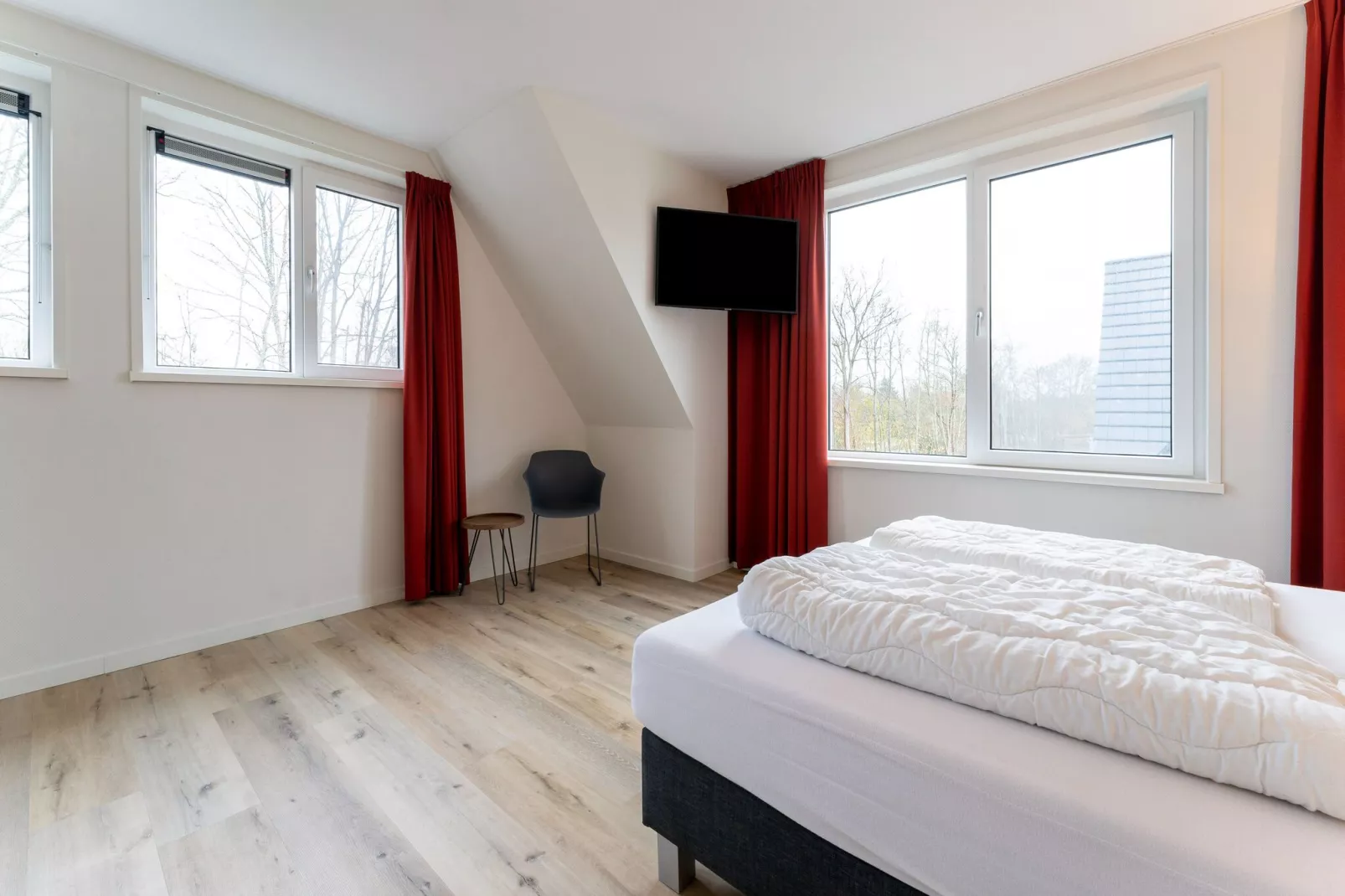 So What 21-Bedroom