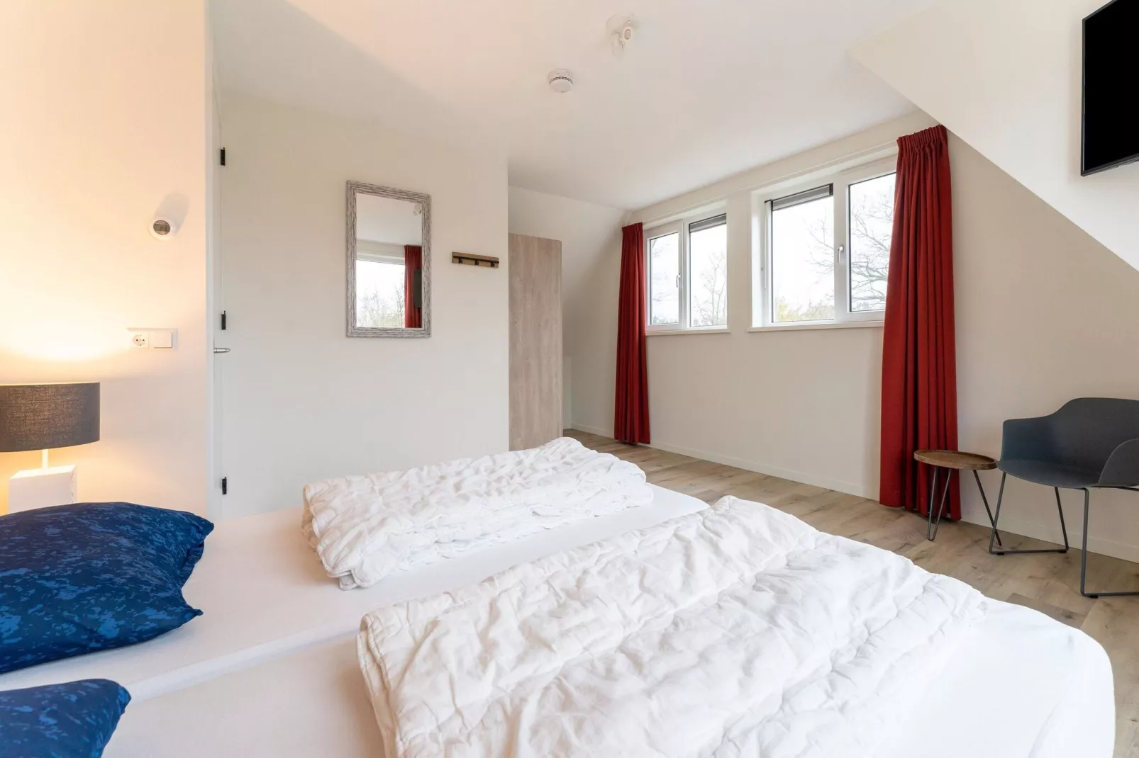 So What 21-Bedroom