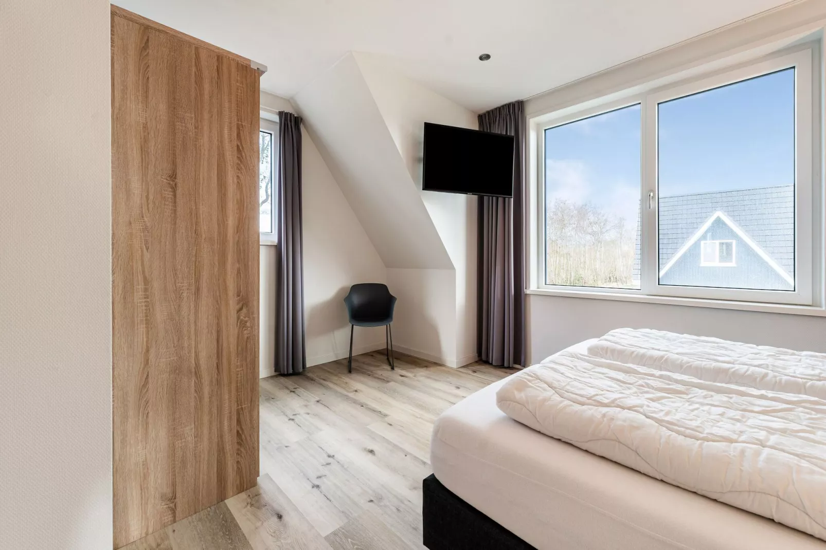 So What 21A-Bedroom