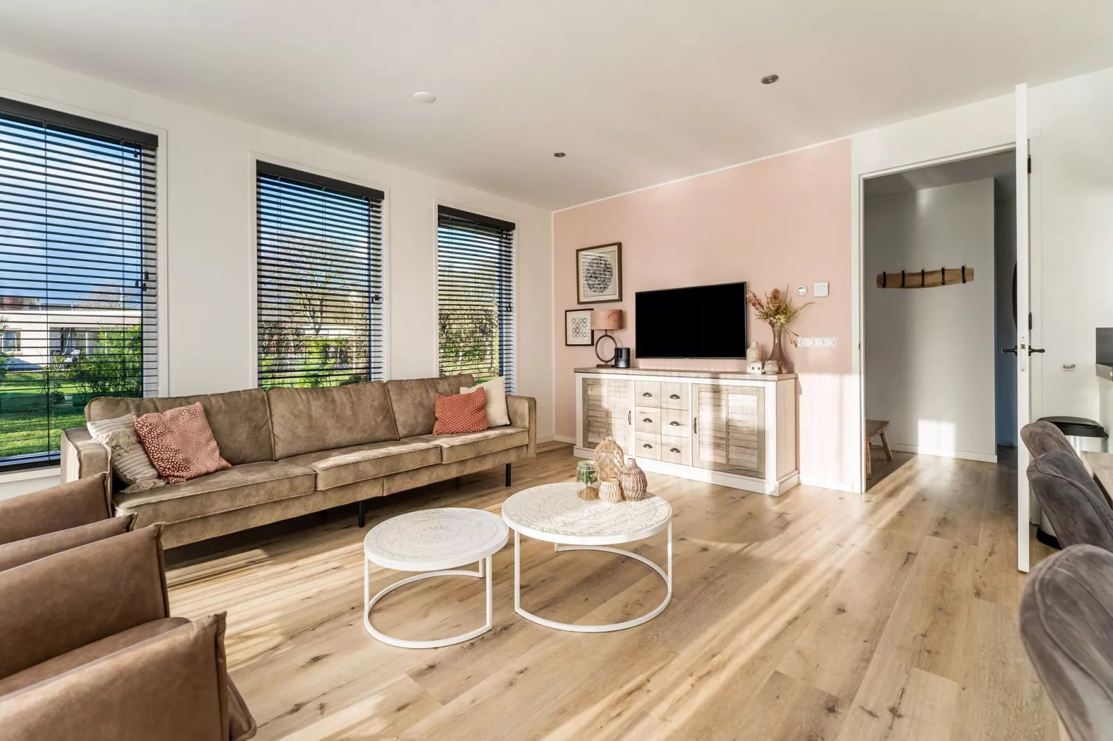 So What 35A-Living room