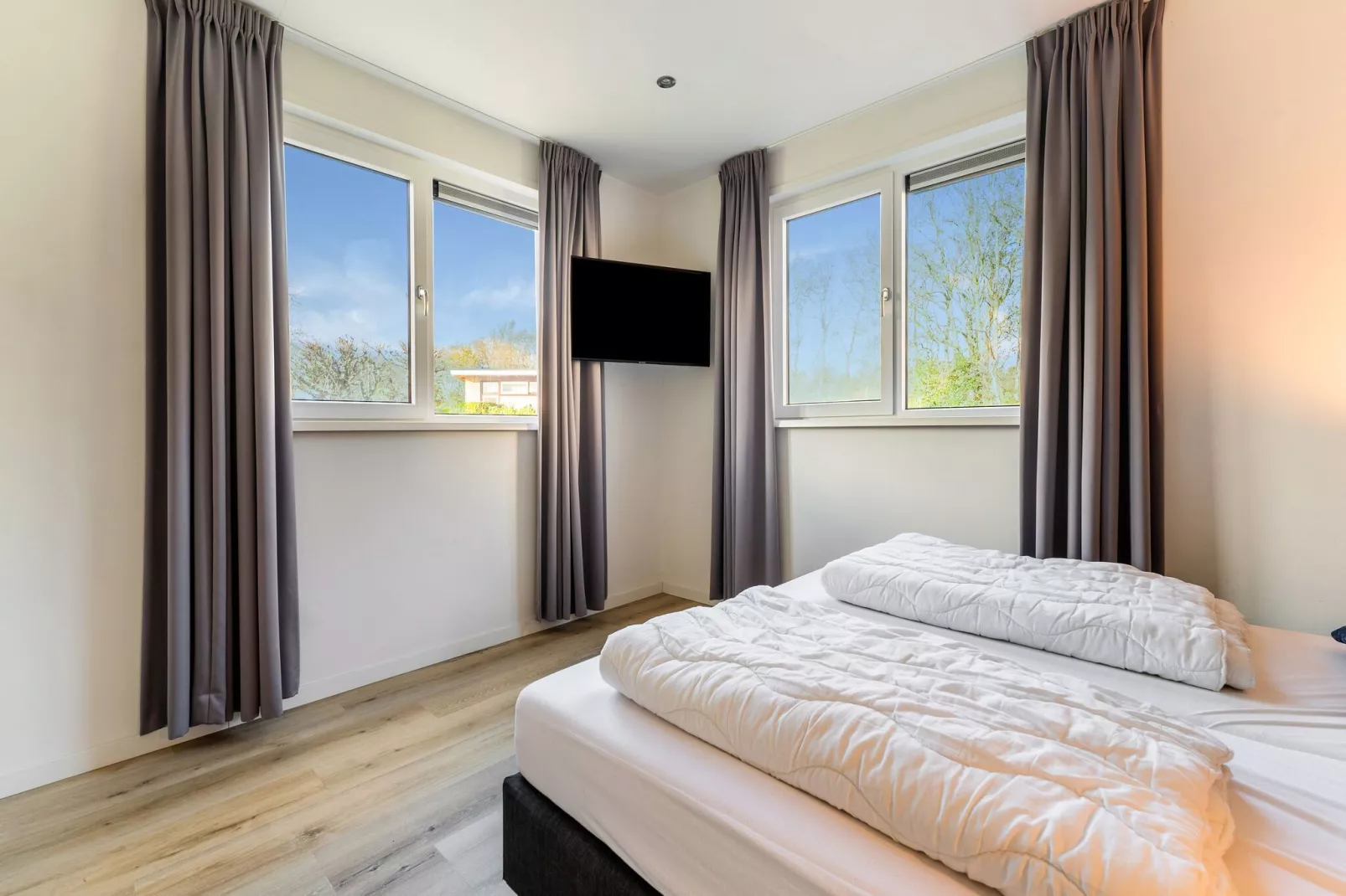 So What 35A-Bedroom