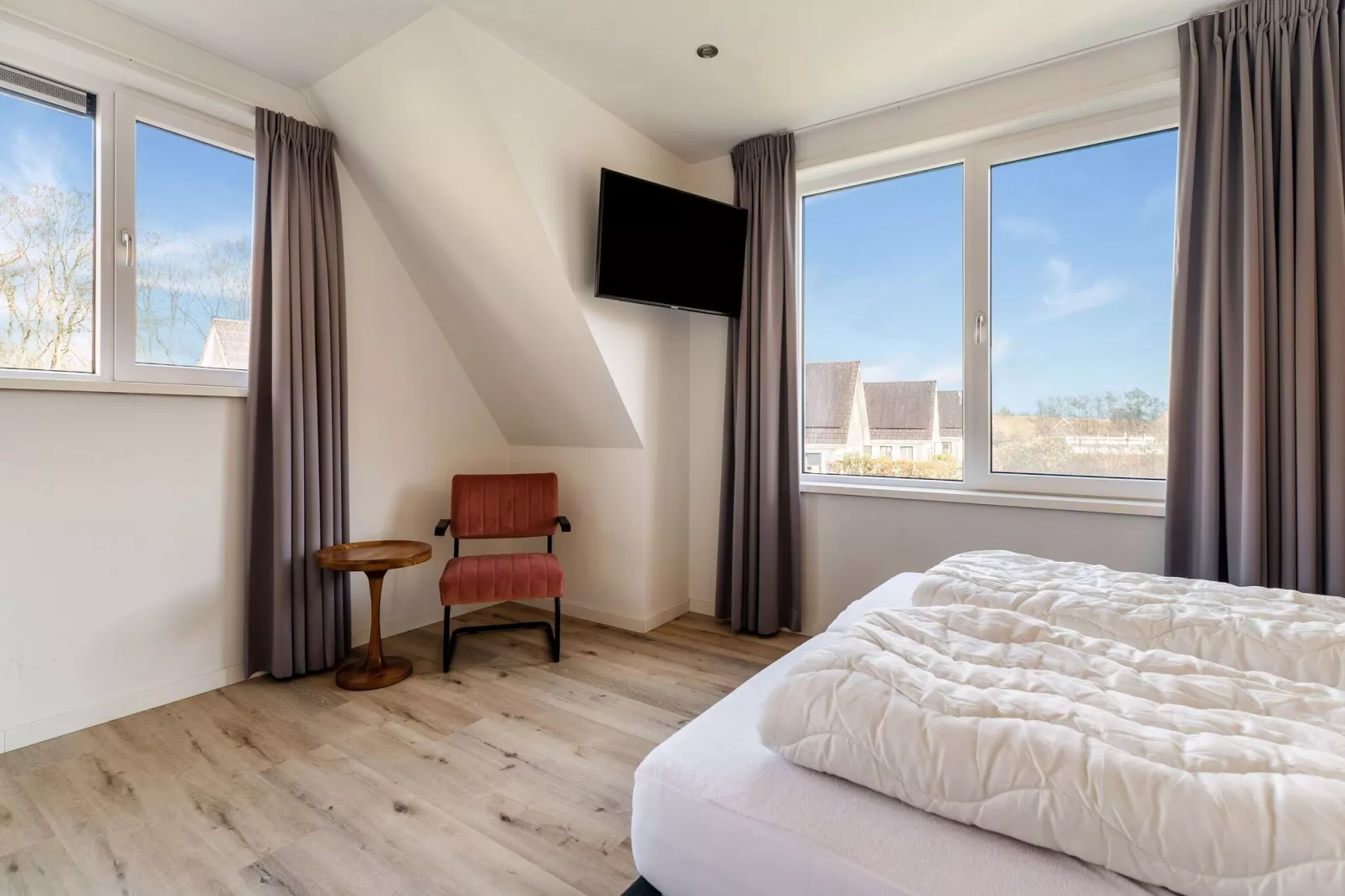 So What 35A-Bedroom