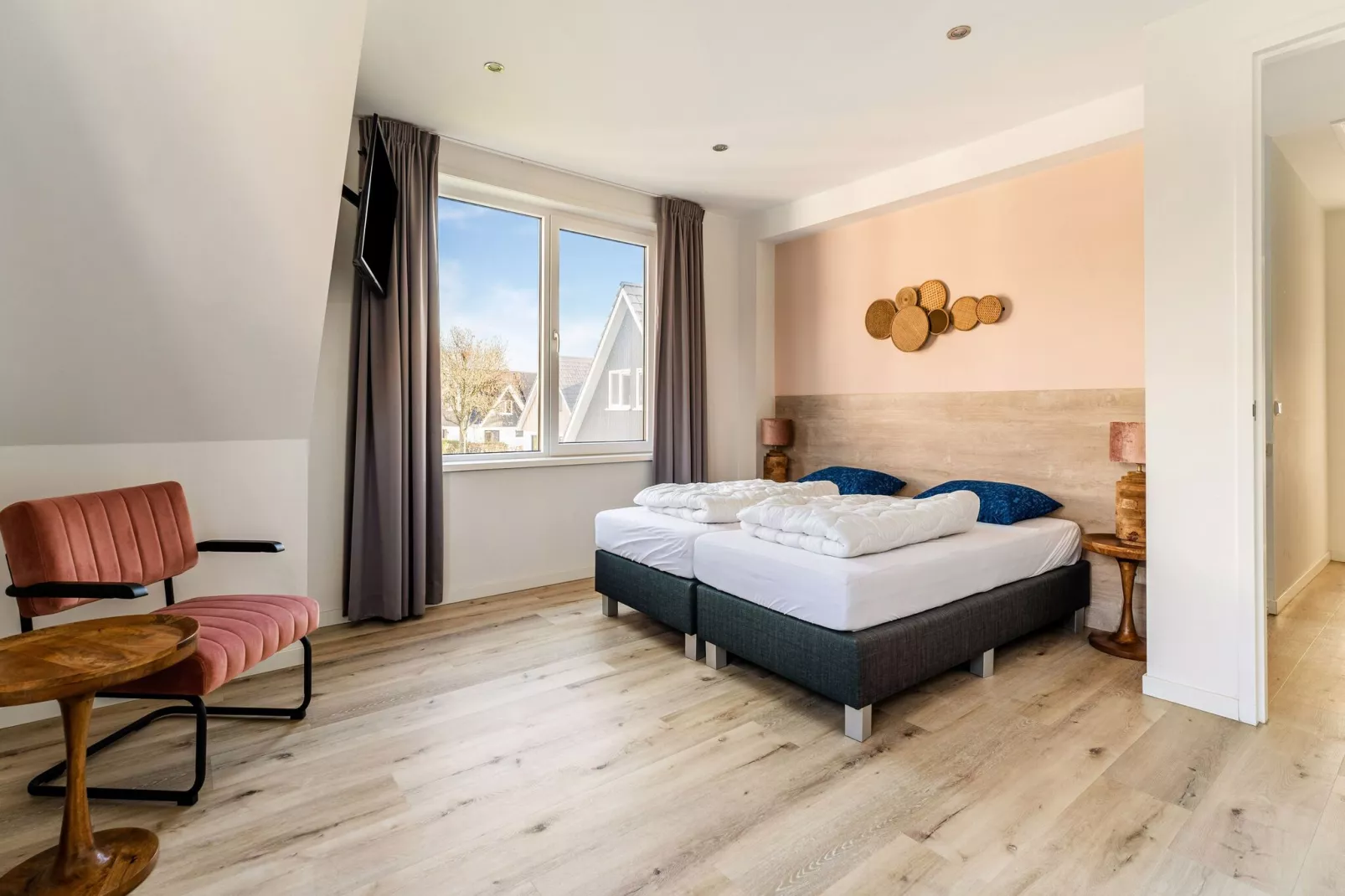 So What 35A-Bedroom