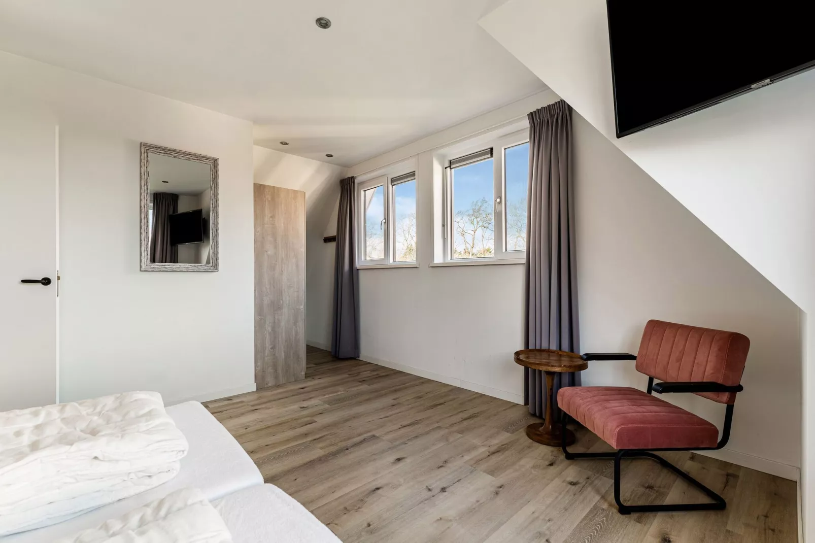 So What 35A-Bedroom