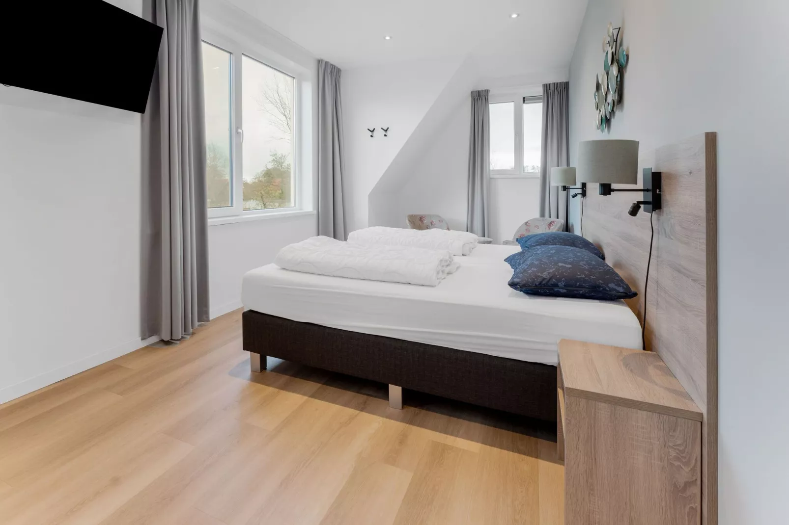 So What 37A-Bedroom