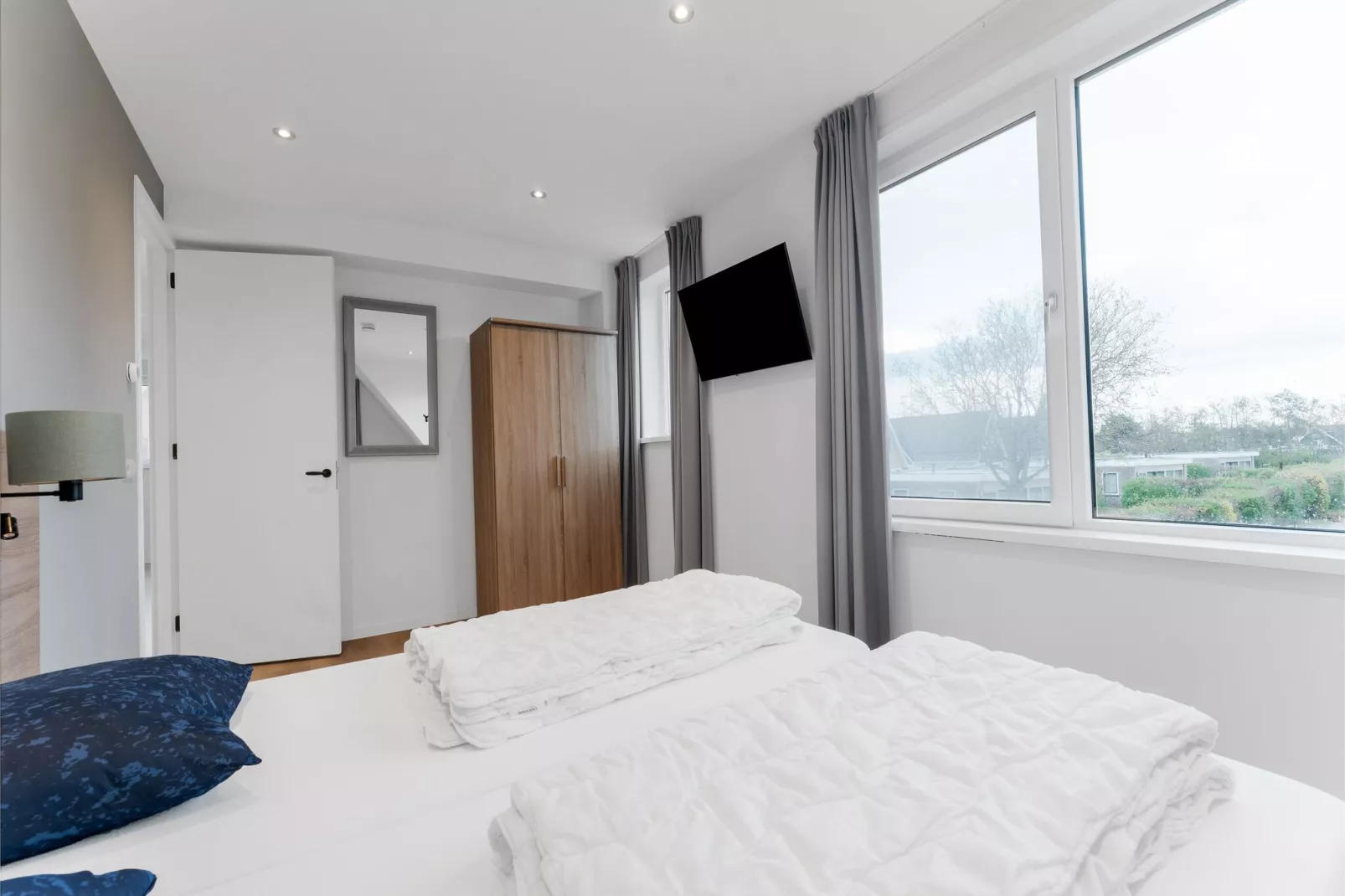 So What 37A-Bedroom