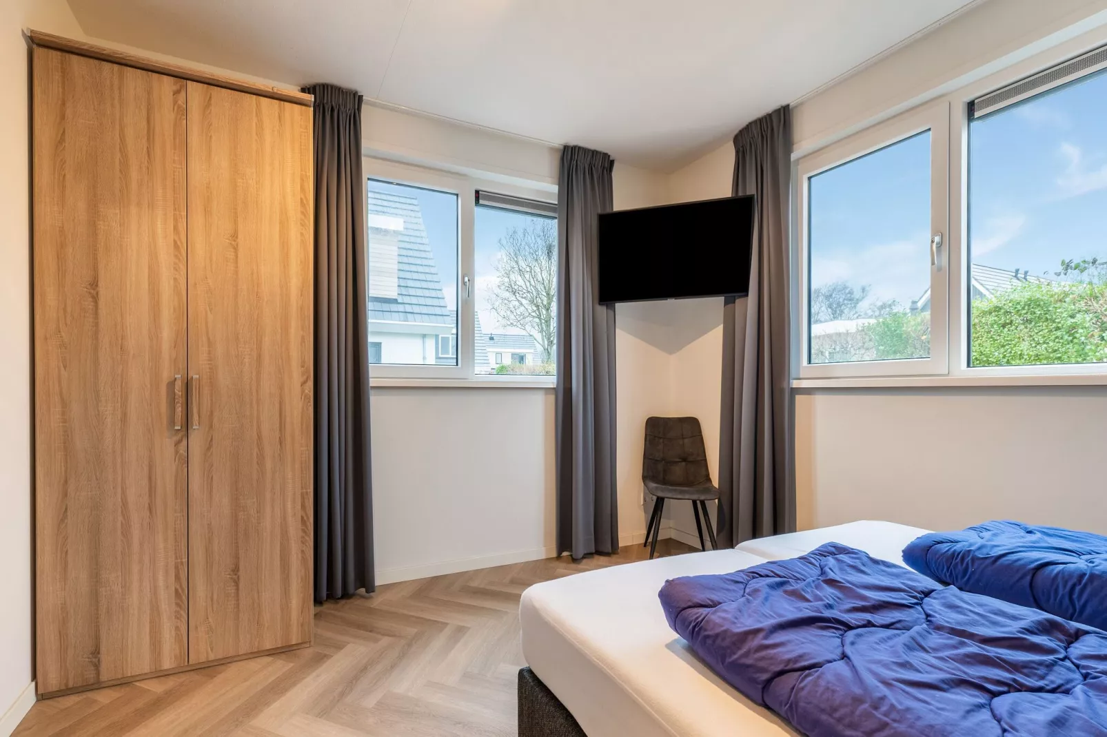 So What 39-Bedroom