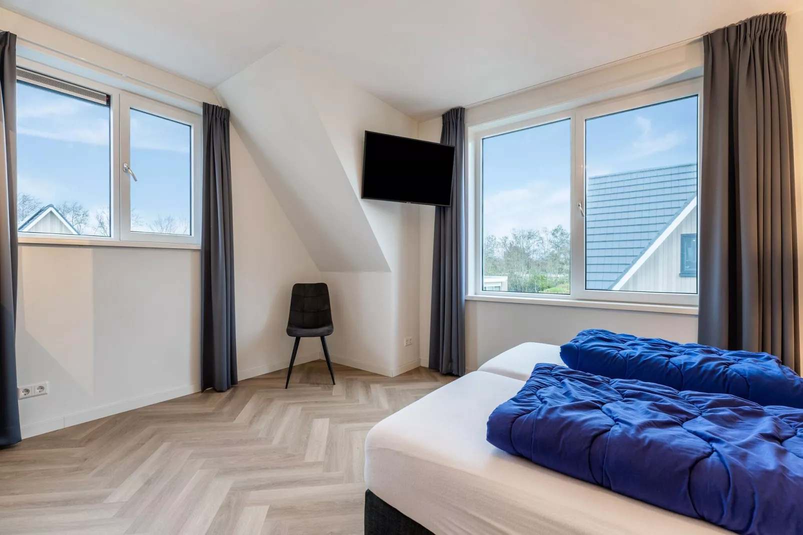 So What 39-Bedroom