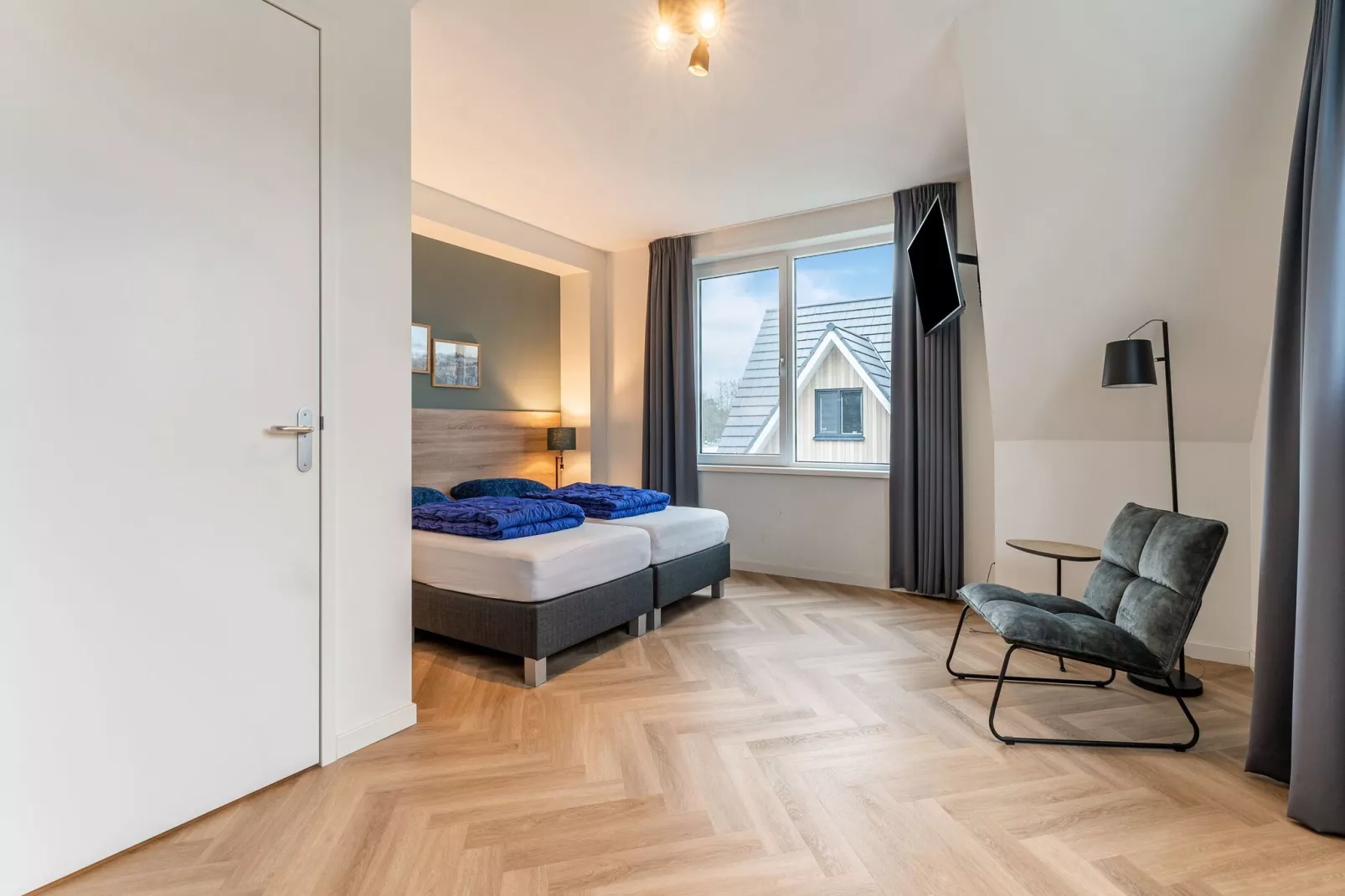 So What 39-Bedroom