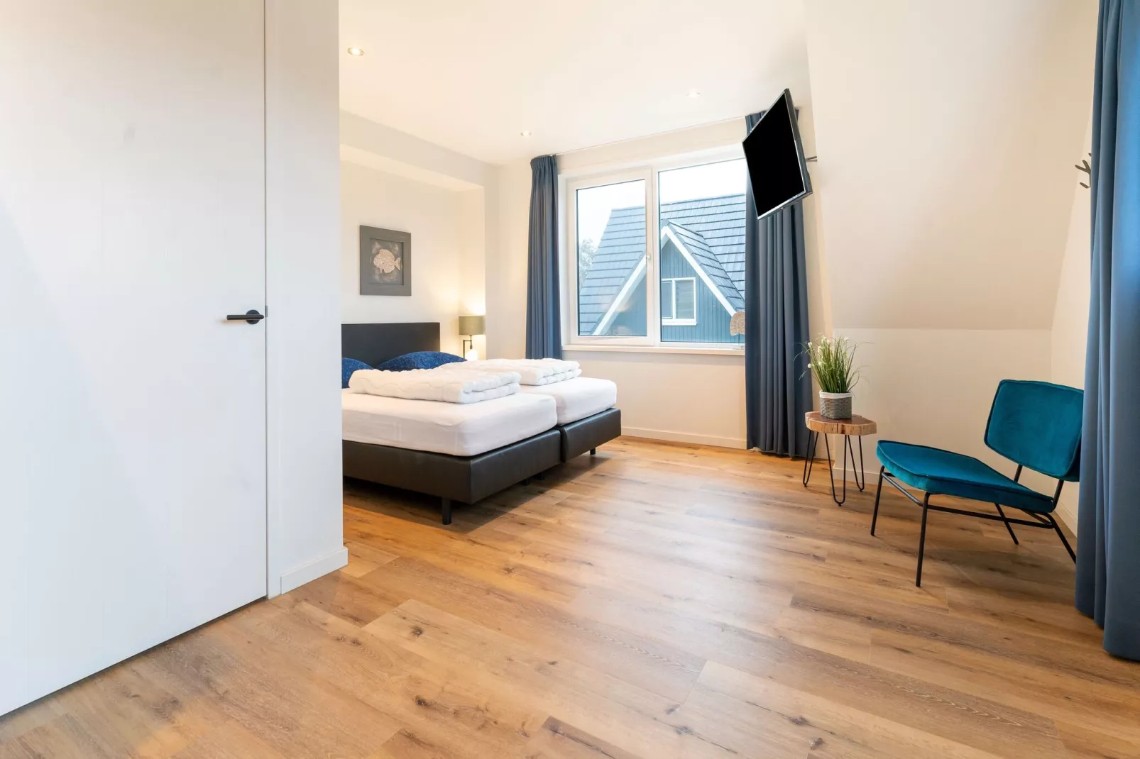 So What 41-Bedroom