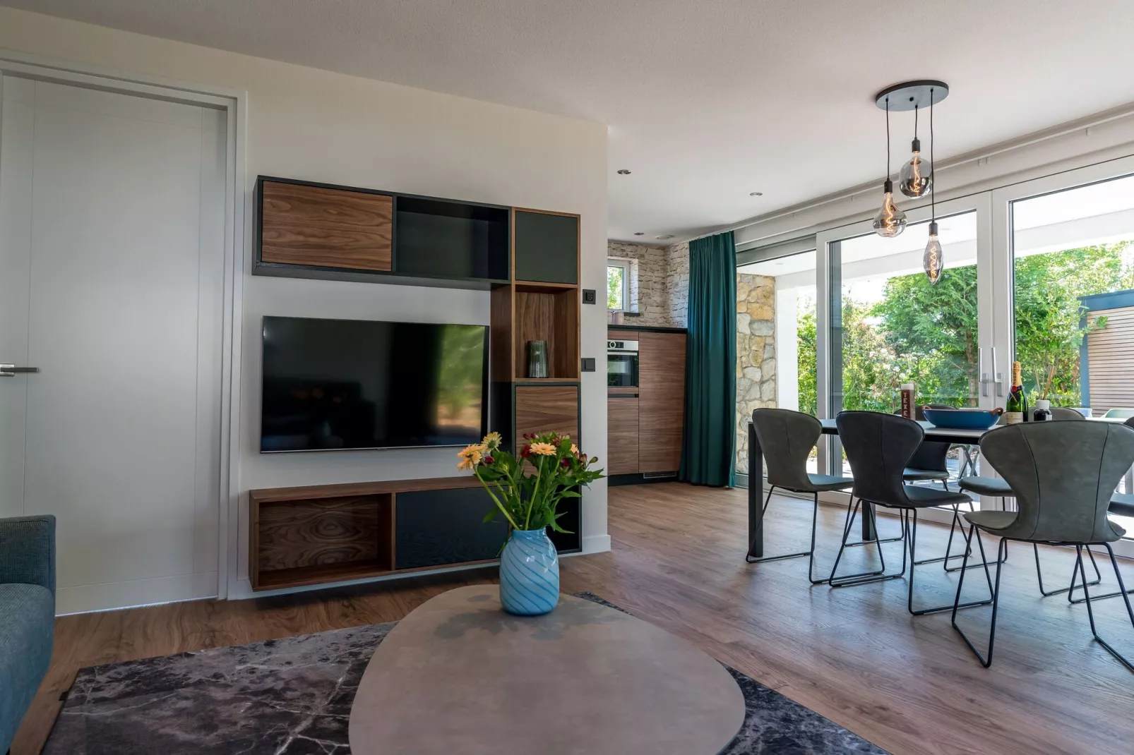 Bruine Kiekendief-Living room