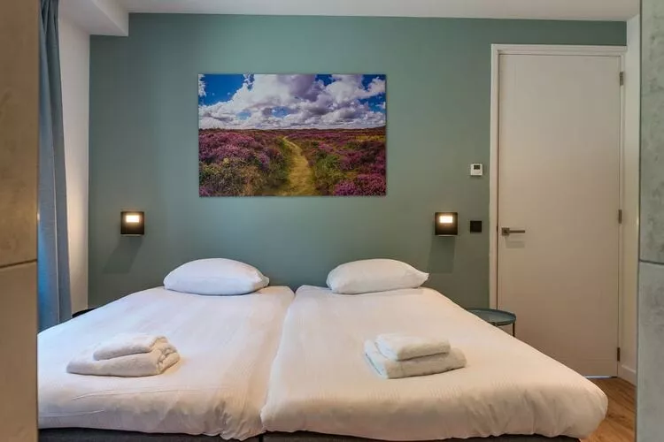 Bruine Kiekendief-Bedroom