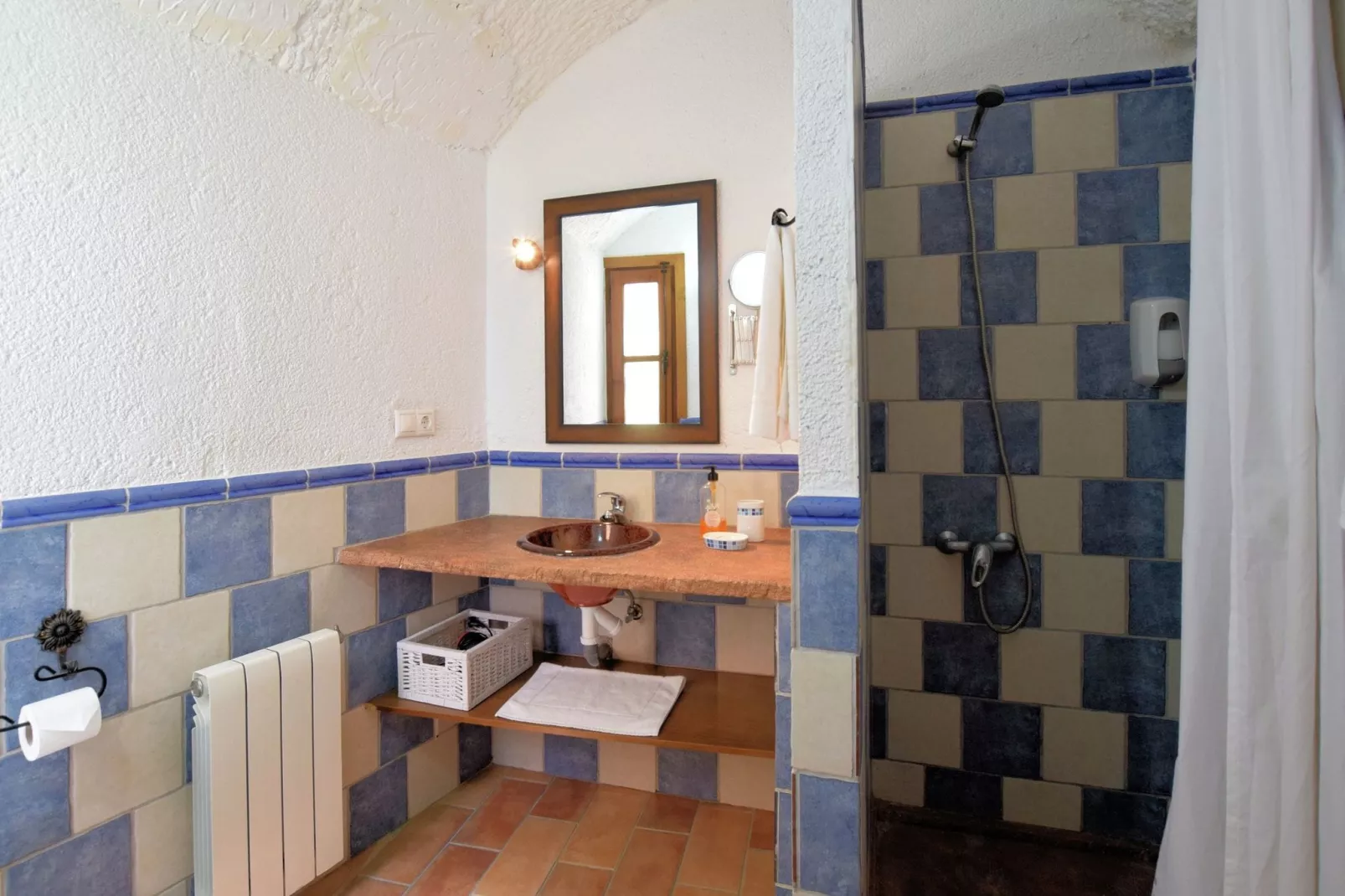 Cueva 1 bedroom-Bathroom