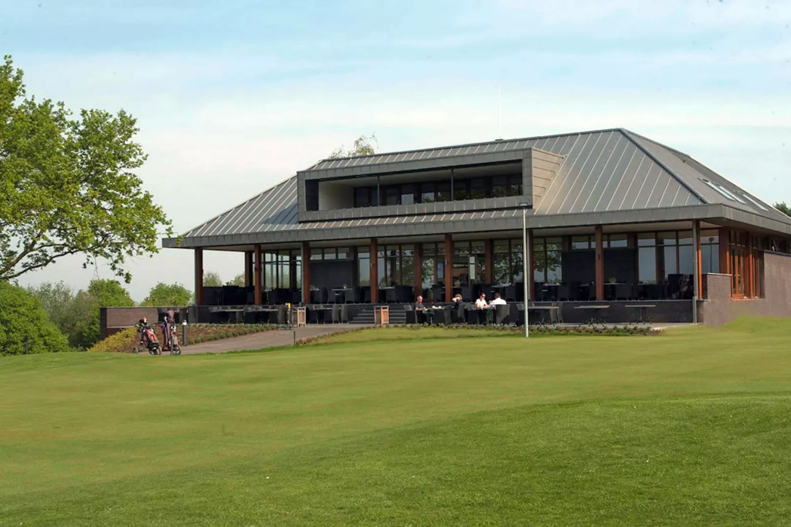 Resort Maastricht 2-Areas summer 1km