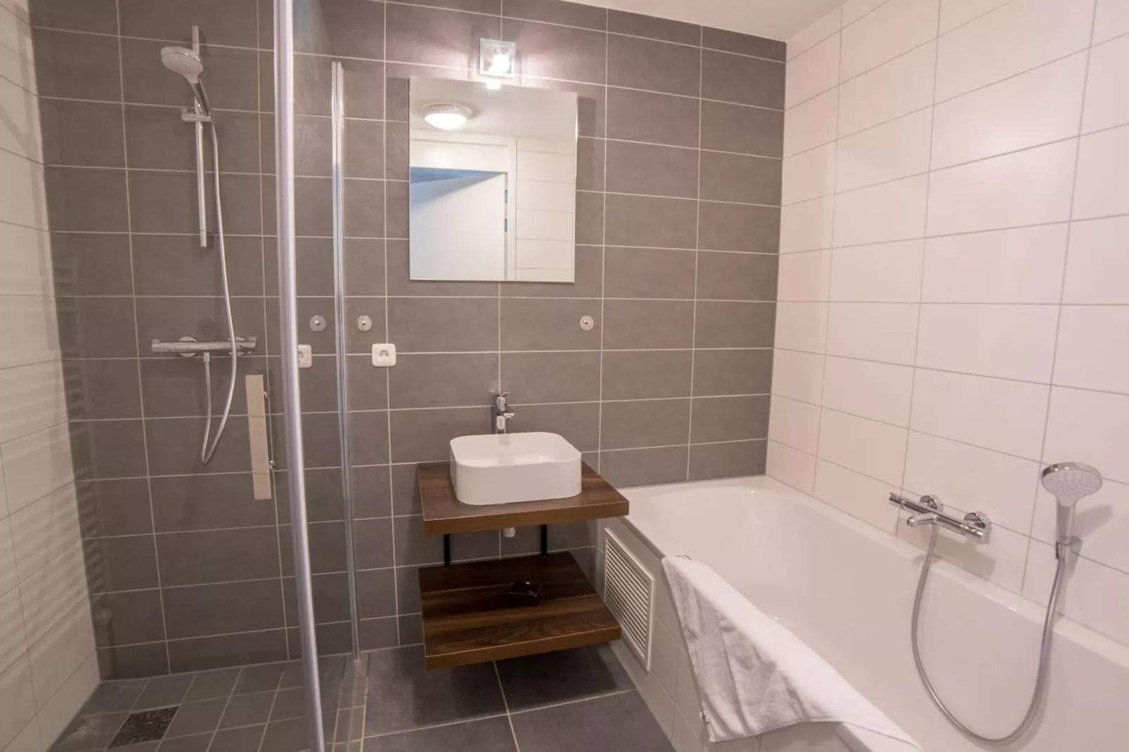 Resort Maastricht 13-Bathroom