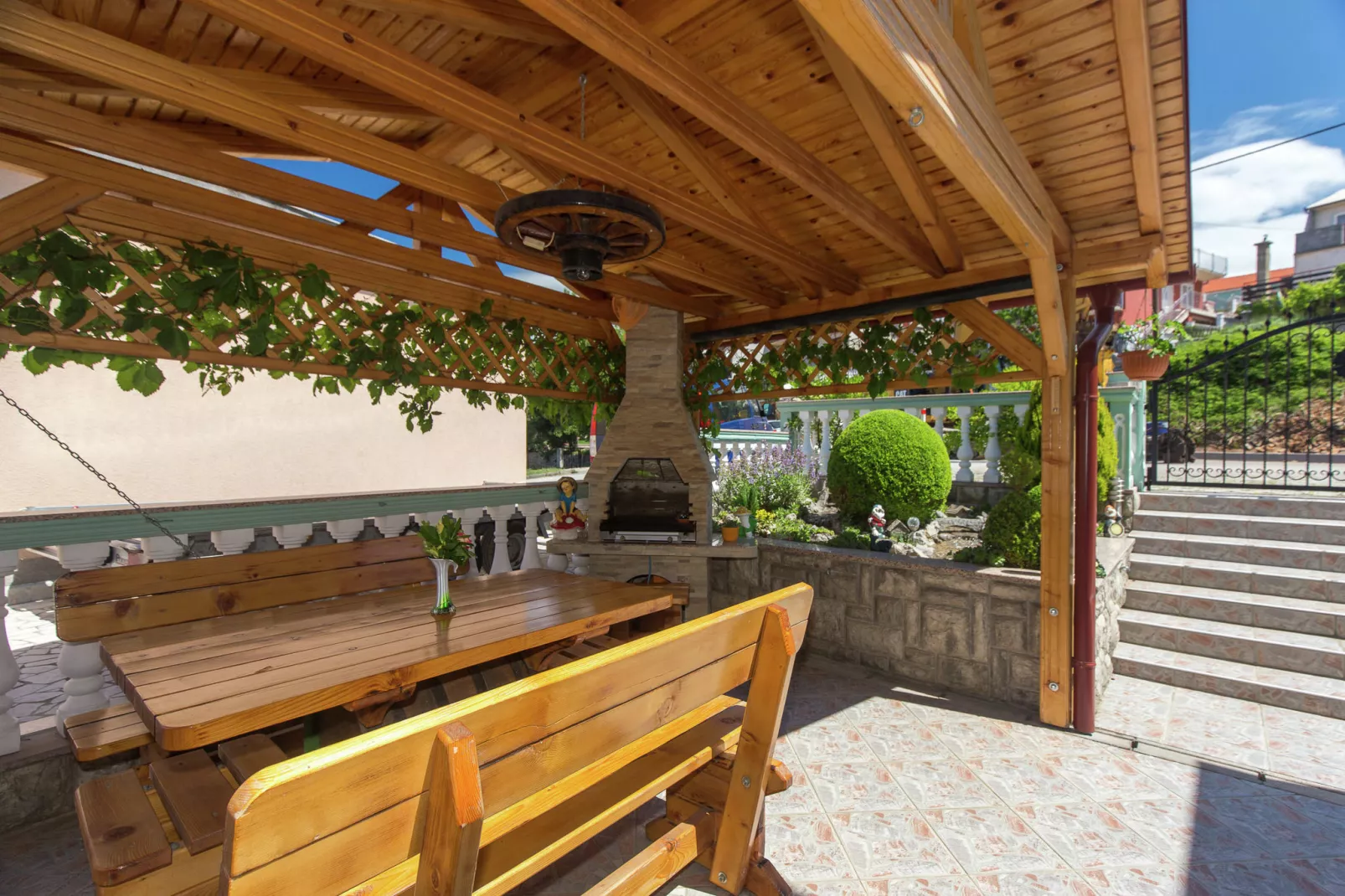 Apartment Biondic A1-Gardens summer