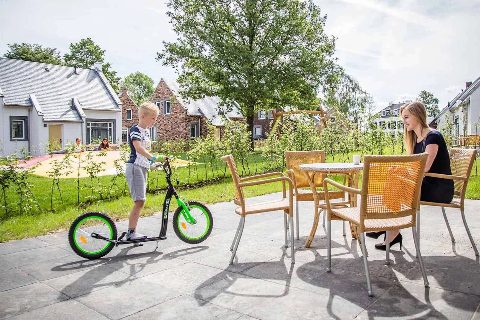 Resort Maastricht 19-Areas summer 1km