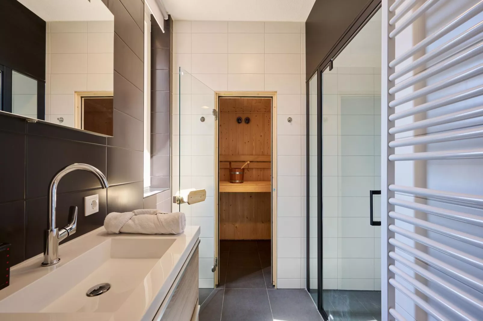 Resort Maastricht 37-Bathroom