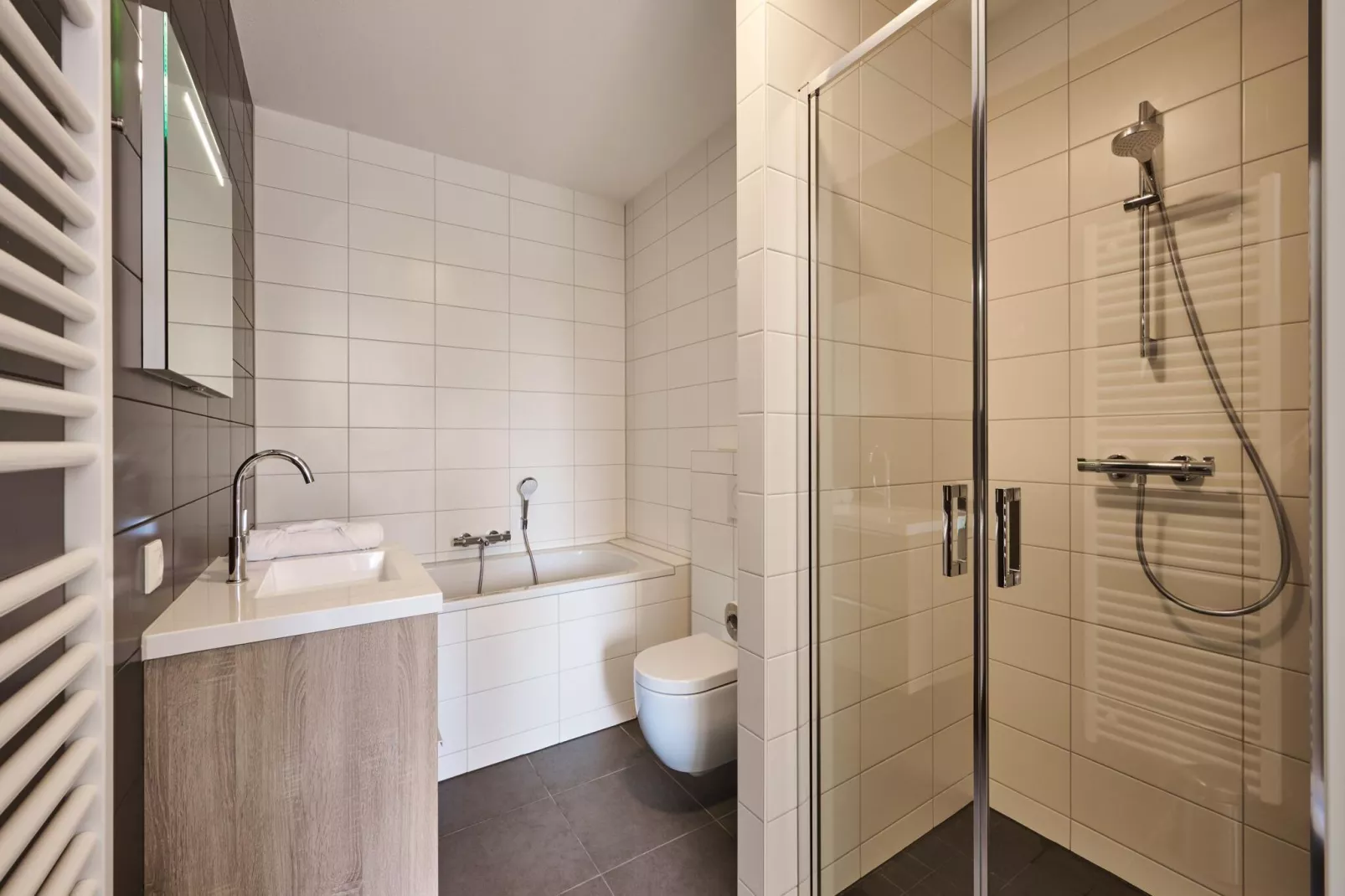 Resort Maastricht 37-Bathroom