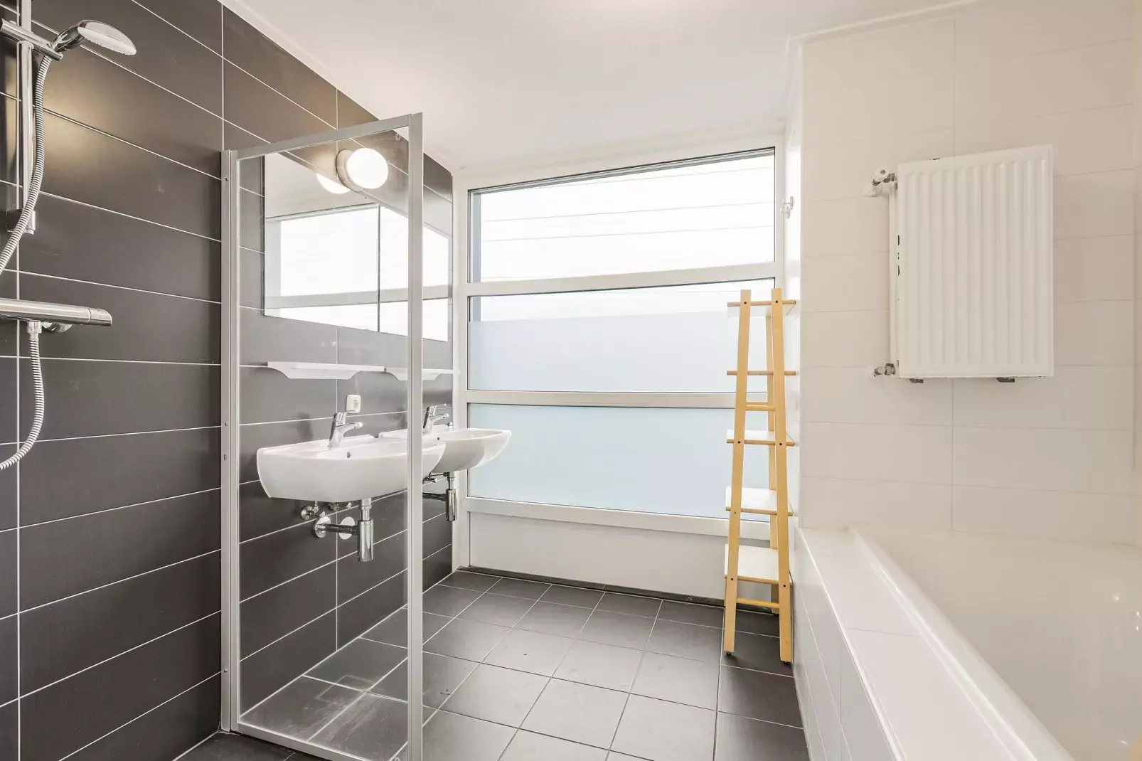 Waterpark De Bloemert 2-Bathroom