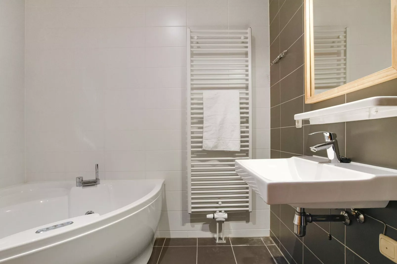 Waterpark De Bloemert 7-Bathroom