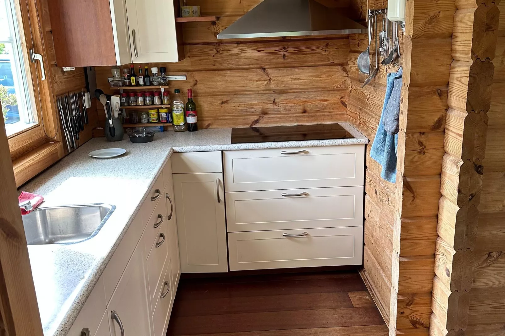 Casa Azul Finse stijl vakantiewoning 6pax aan het Zuidlaardermeer-Kitchen