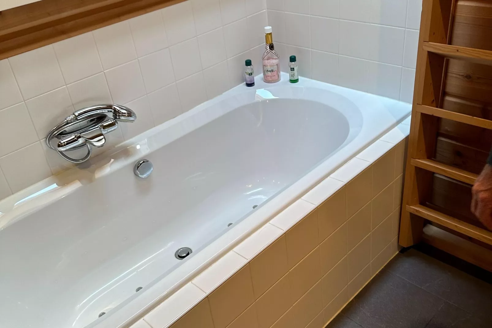 Casa Azul Finse stijl vakantiewoning 6pax aan het Zuidlaardermeer-Bathroom