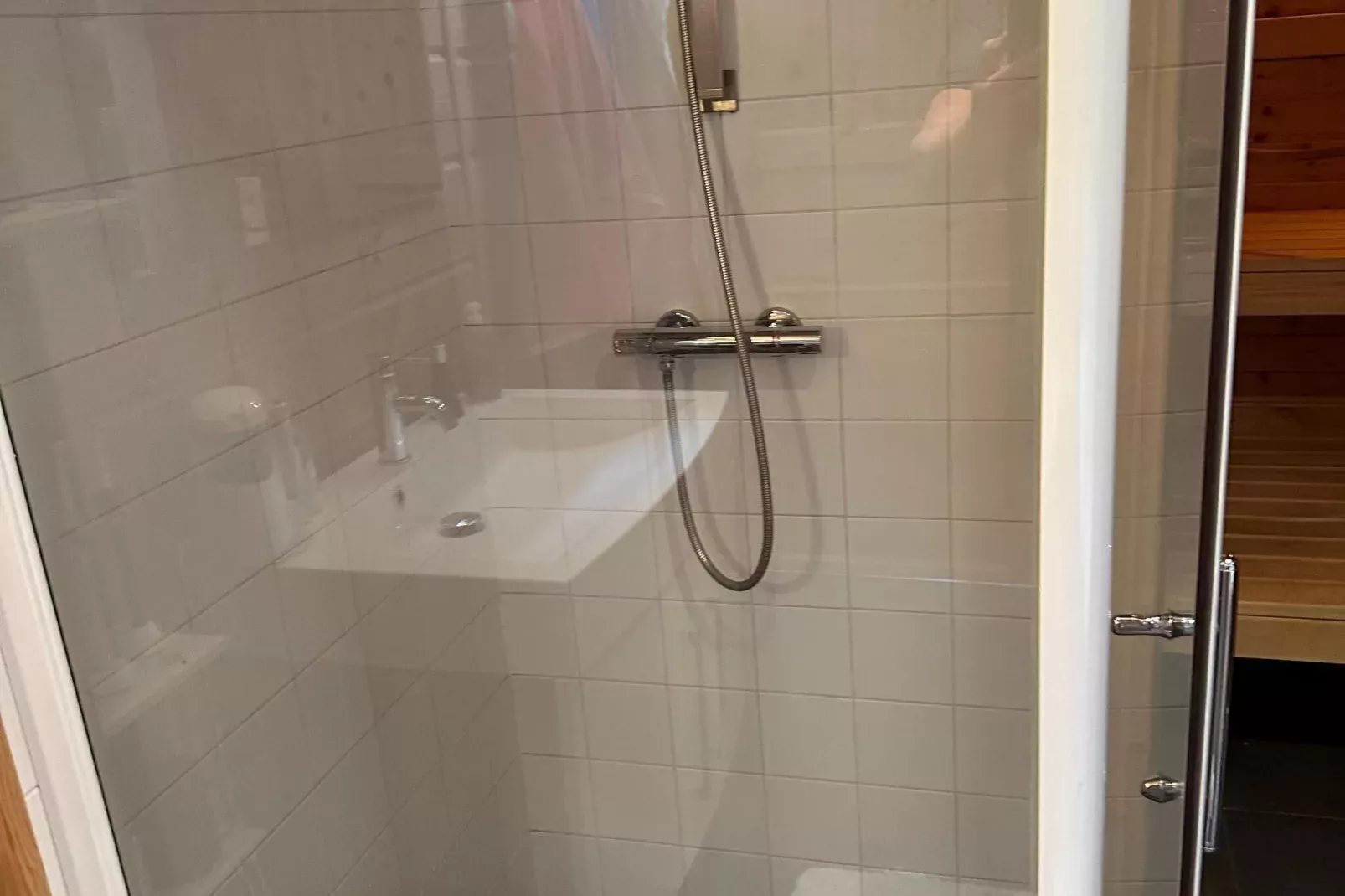 Casa Azul Finse stijl vakantiewoning 6pax aan het Zuidlaardermeer-Bathroom