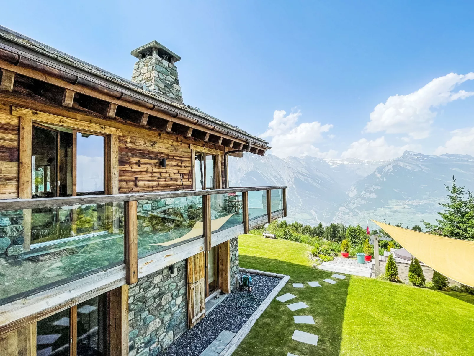 Chalet Gerritsen-Draußen