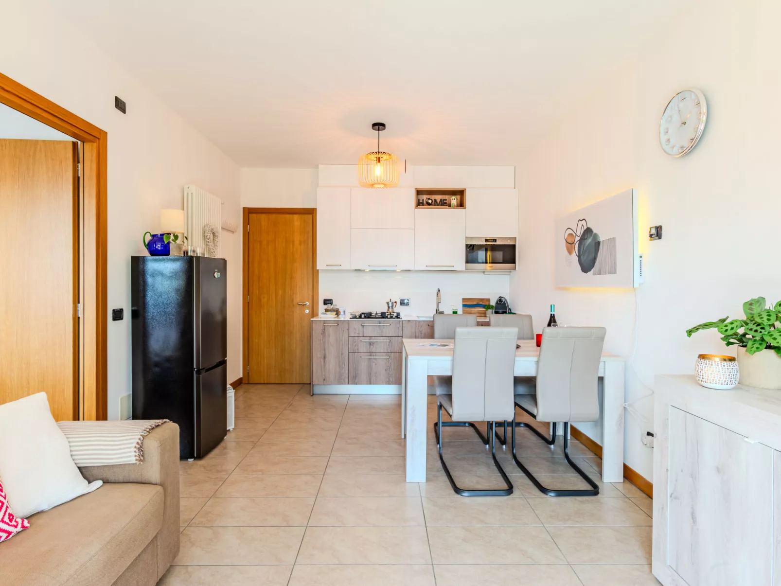 San Vincenzo-Inside