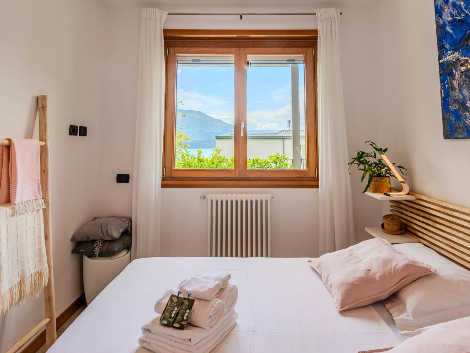 San Vincenzo-Inside
