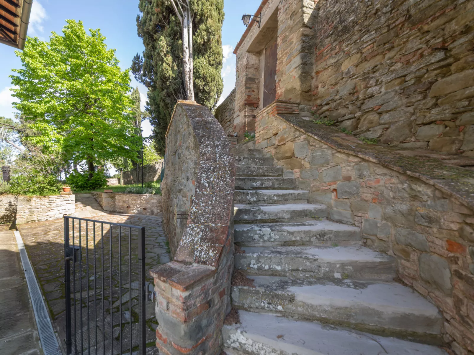 Antico Duomo-Outside