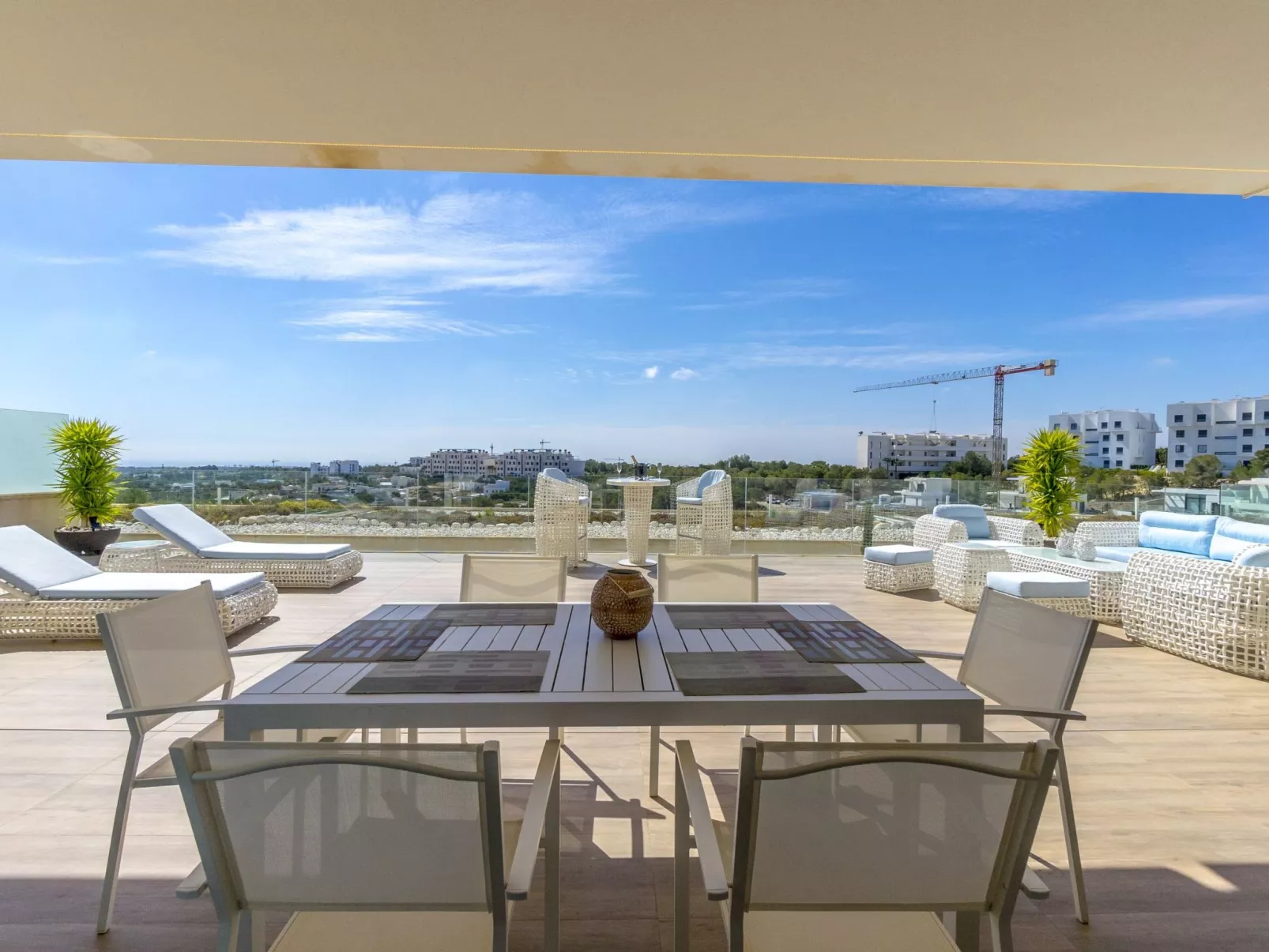 Las Colinas Golf & Country Club-Inside