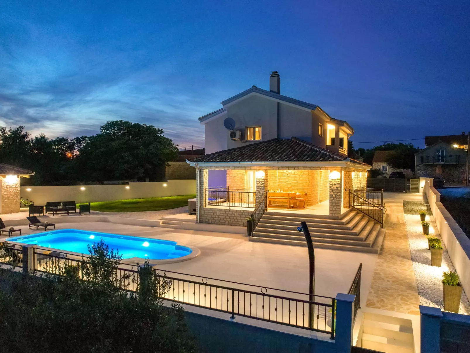 Villa Šime-Outside