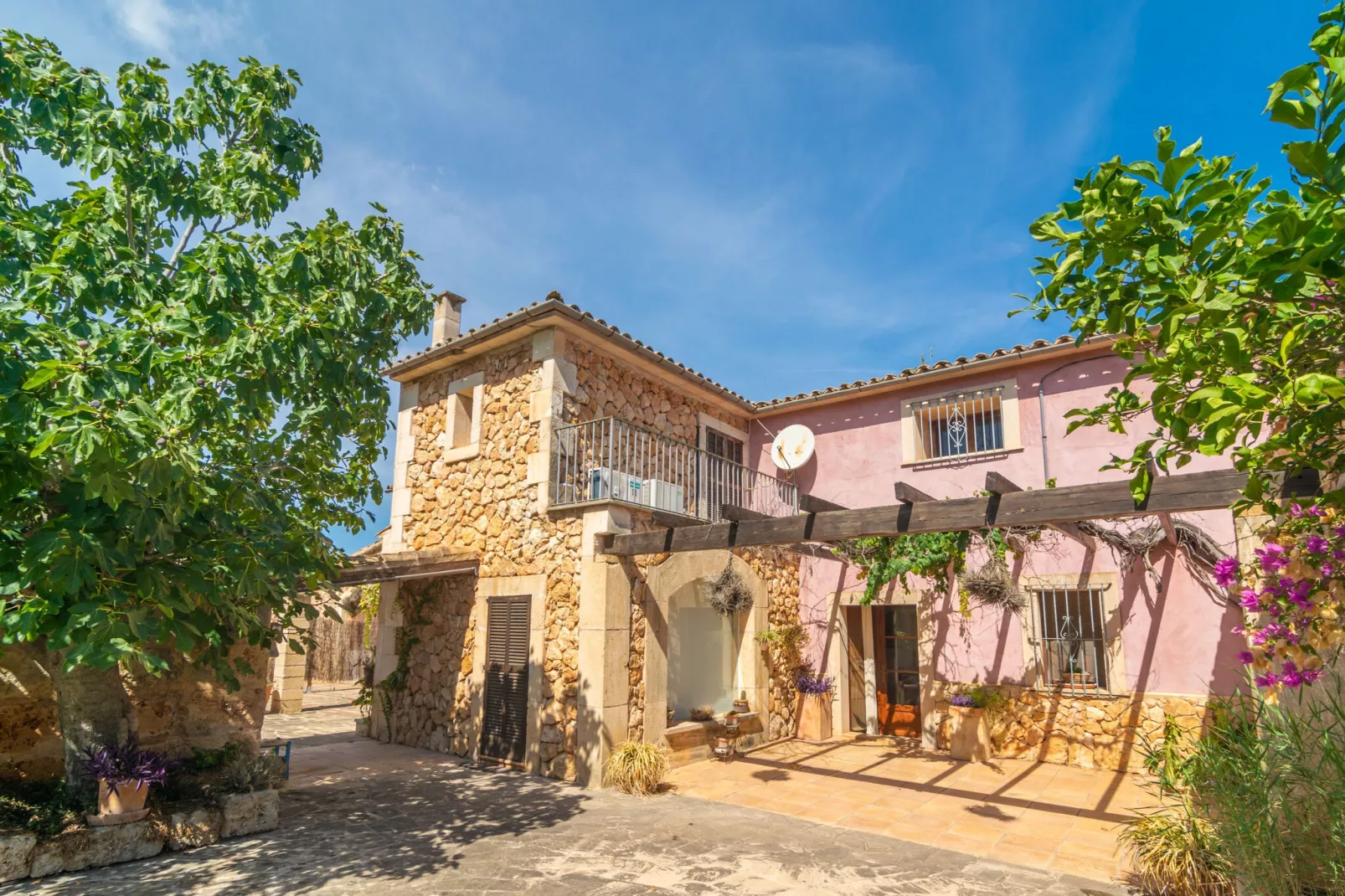 Son ArboÇ Gran-Exterior summer