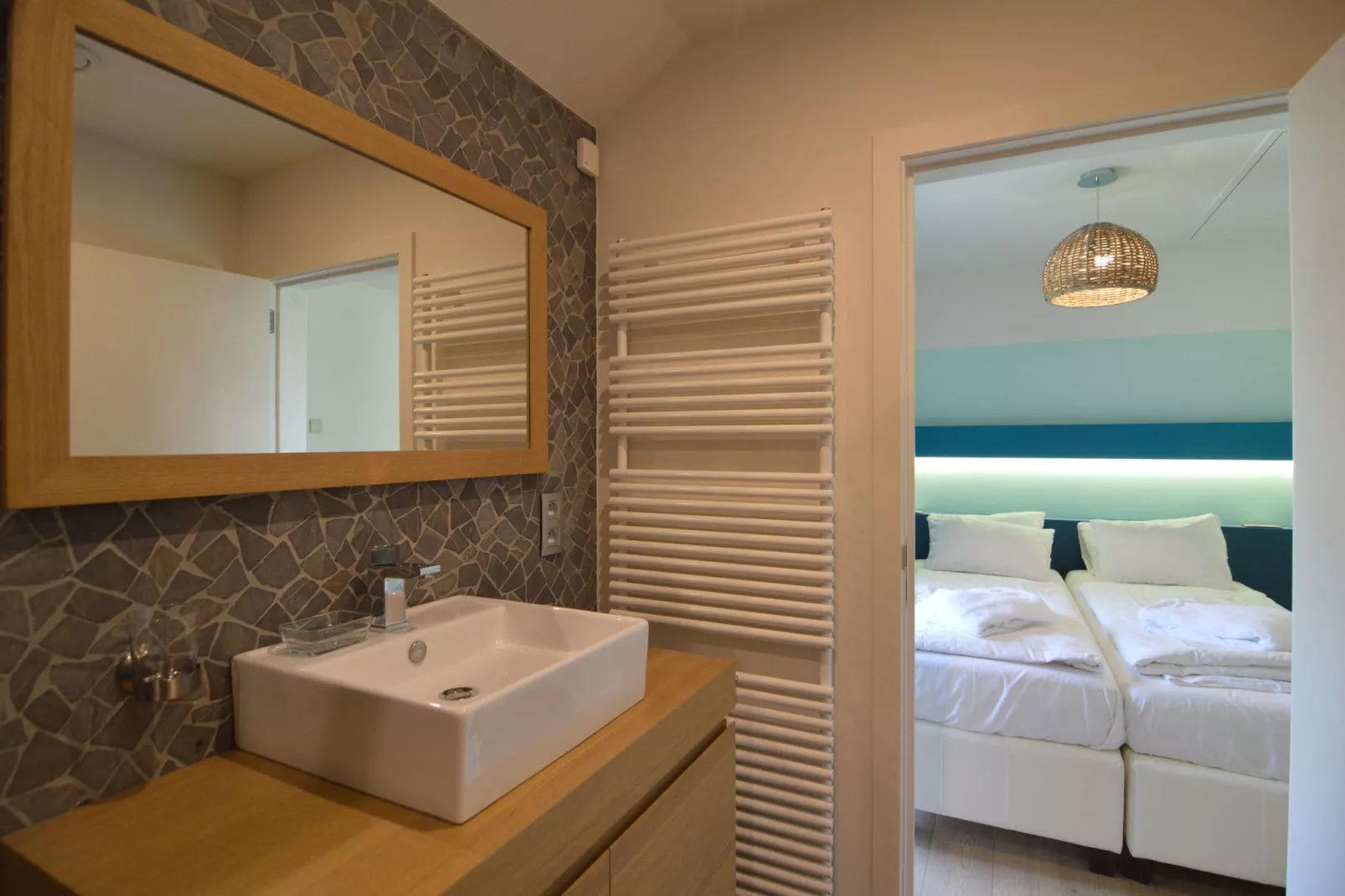 Rêve Orange-Bathroom