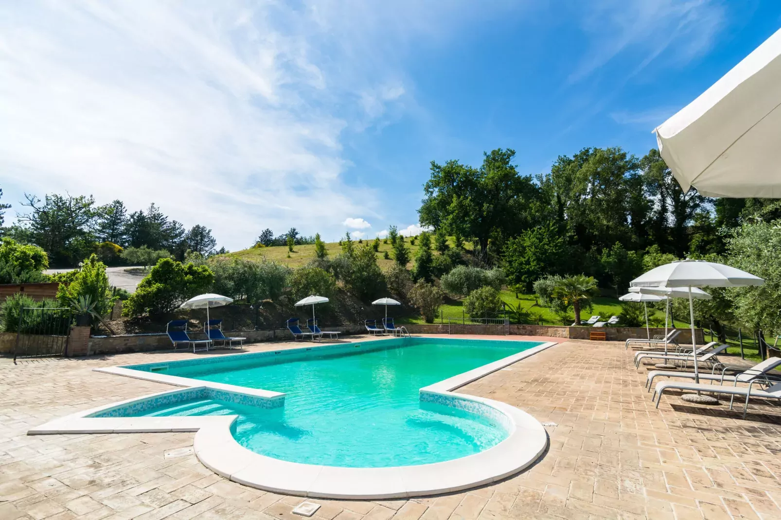 Il Mandorlo-Pool