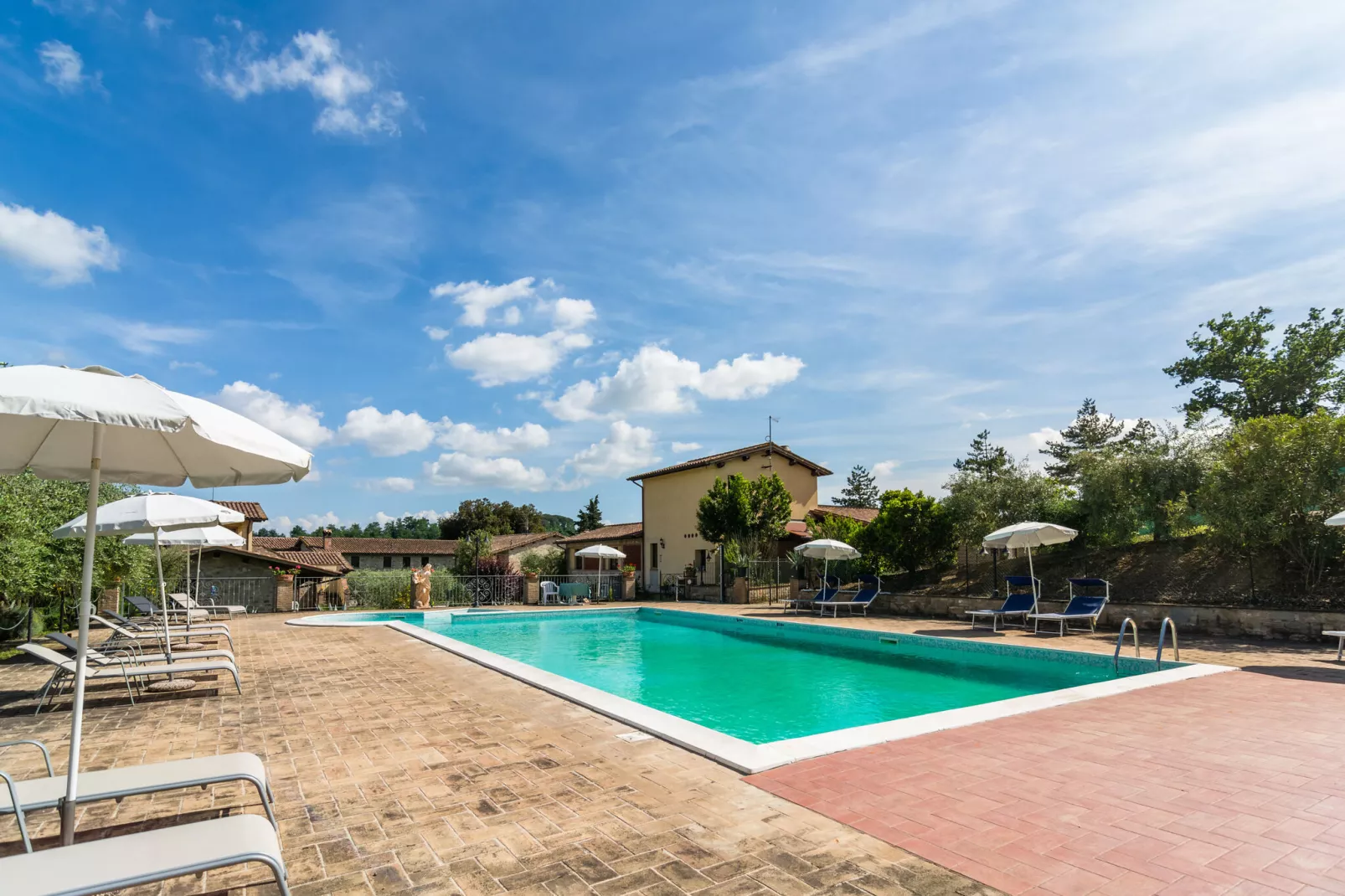 Il Mandorlo-Pool