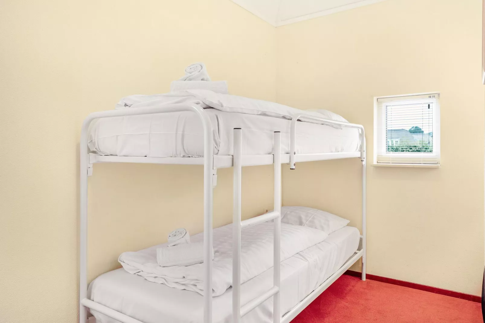 Waterpark De Bloemert 11-Bedroom