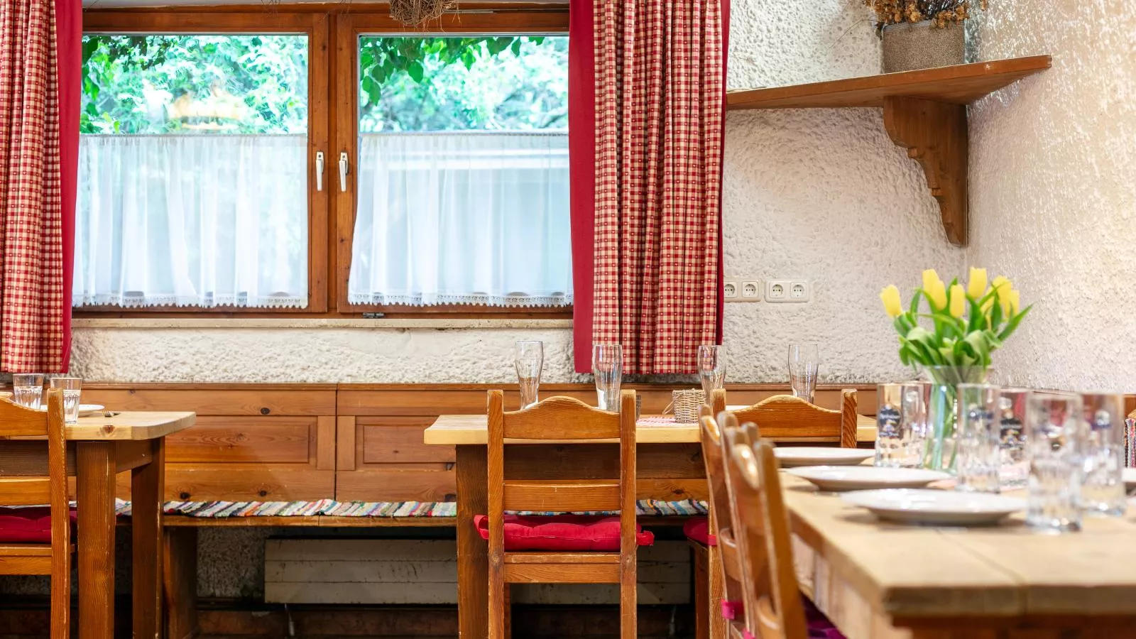 Alpin Hideaway XL-Dining room